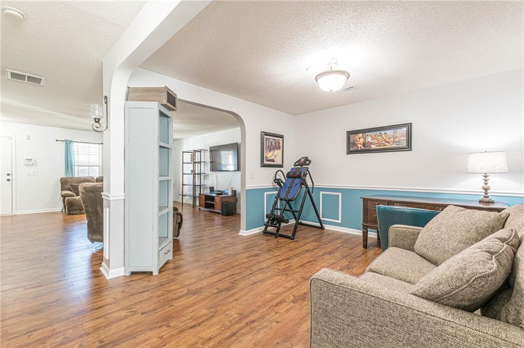 1717 OLD DOGWOOD