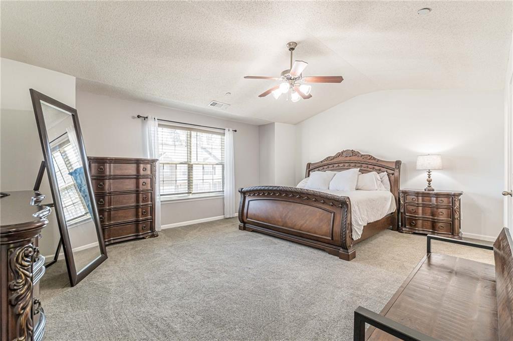1717 OLD DOGWOOD