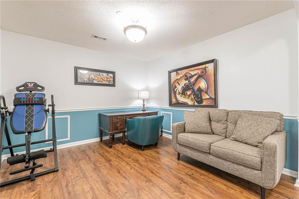 1717 OLD DOGWOOD