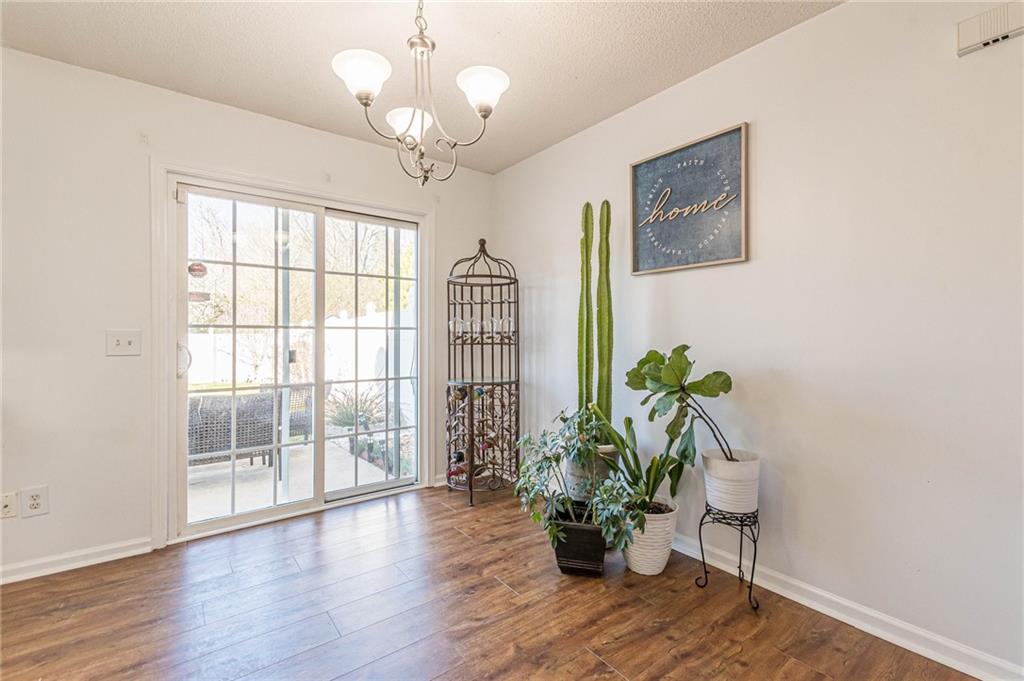 1717 OLD DOGWOOD