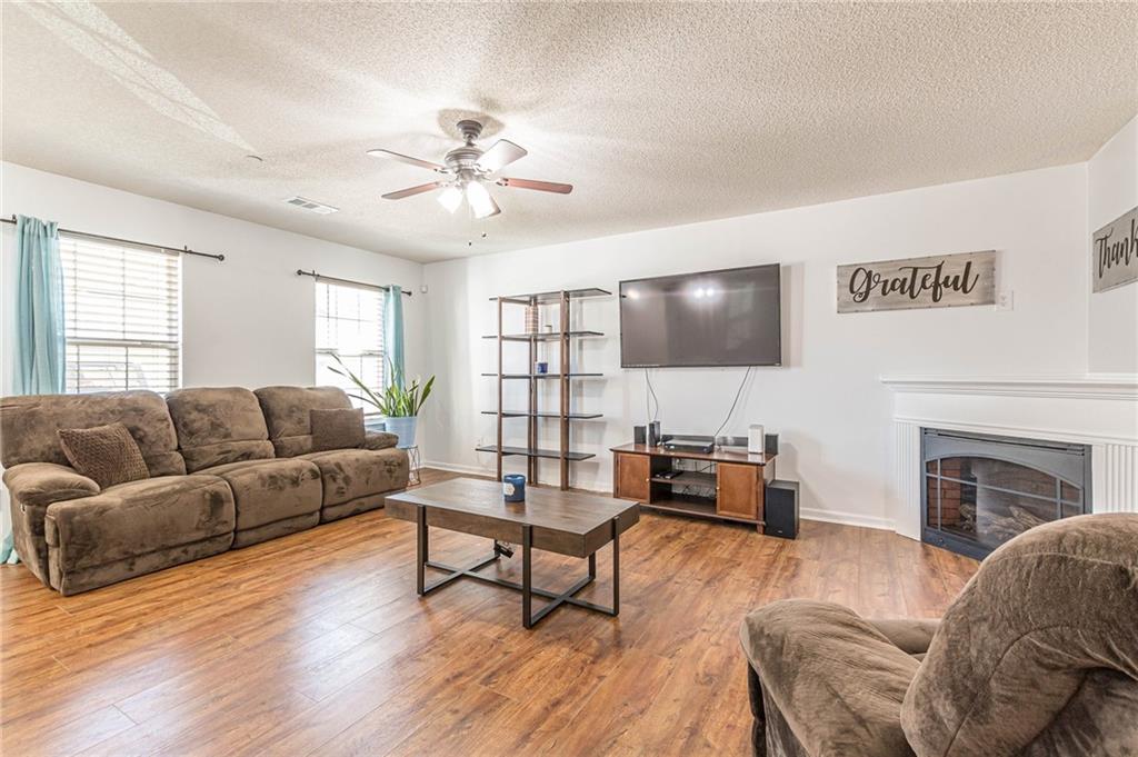 1717 OLD DOGWOOD