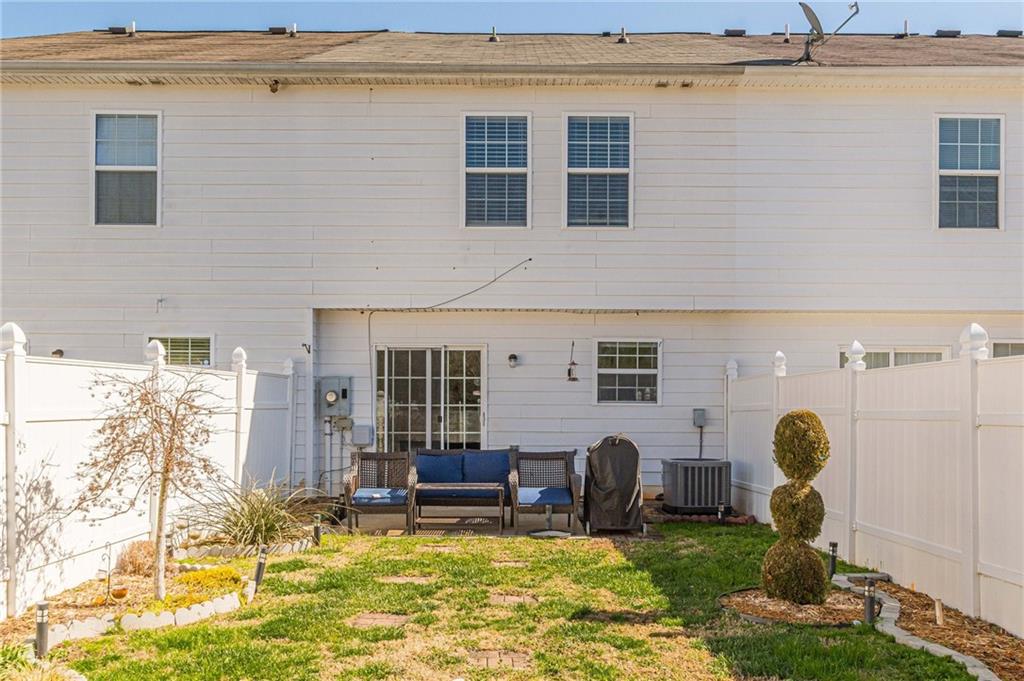 1717 OLD DOGWOOD