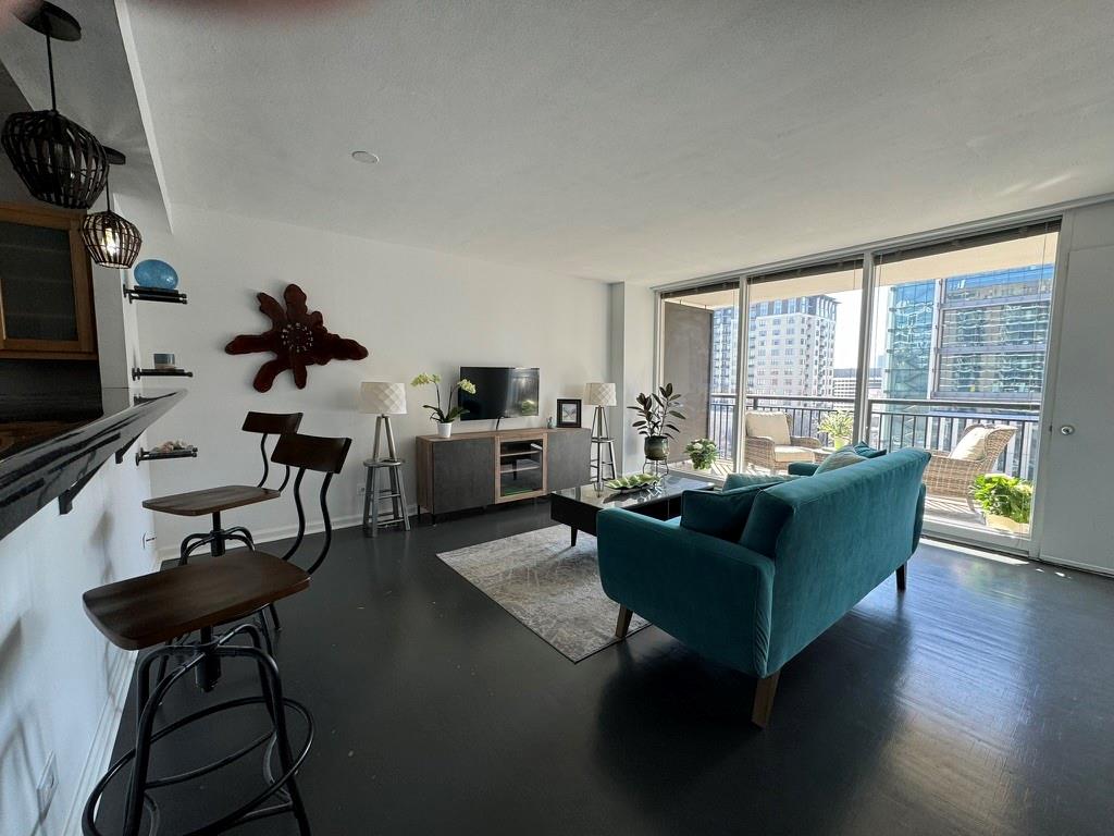 620 Peachtree Street NE Unit 909