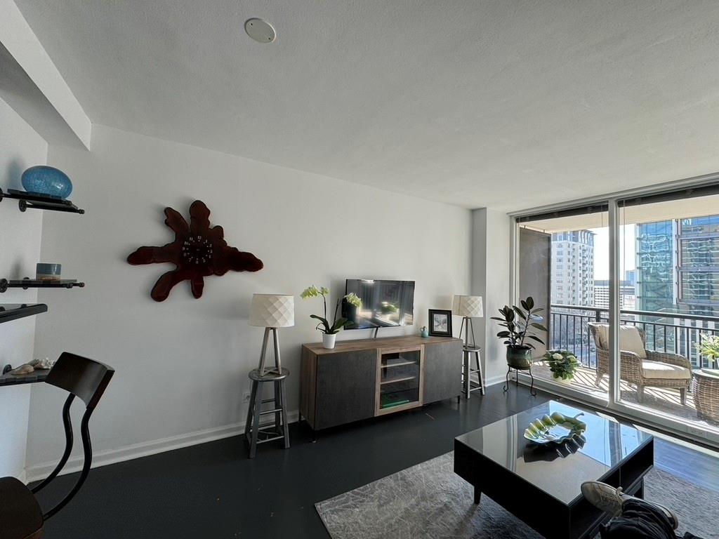 620 Peachtree Street NE Unit 909