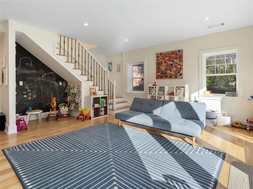 271 Lindbergh Drive NE