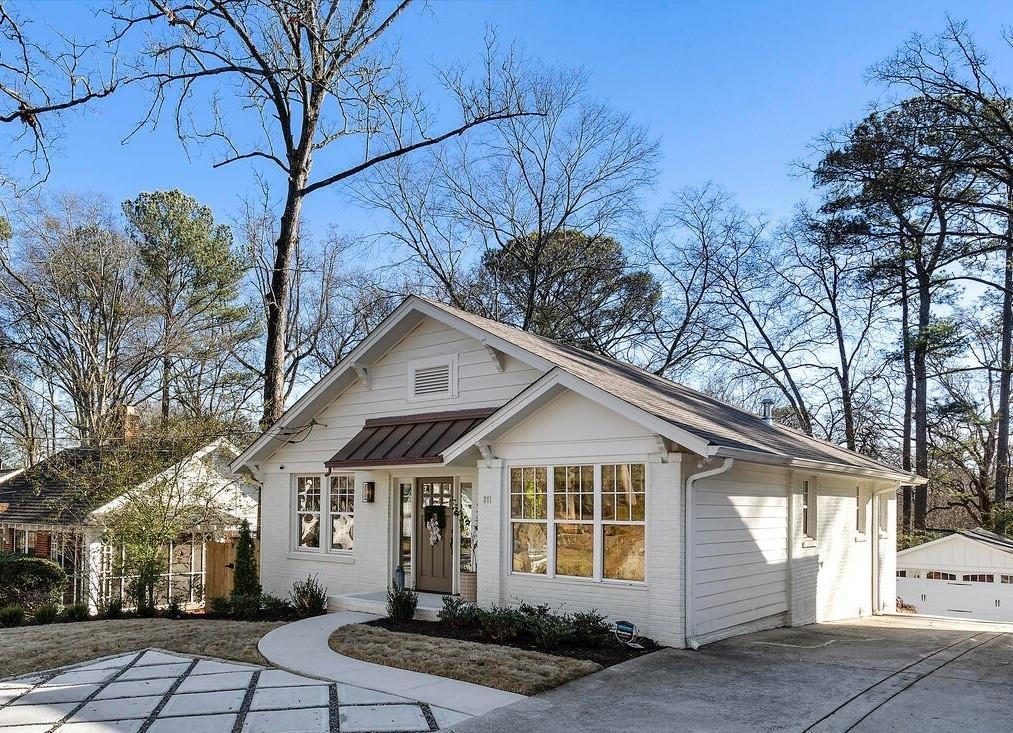 271 Lindbergh Drive NE
