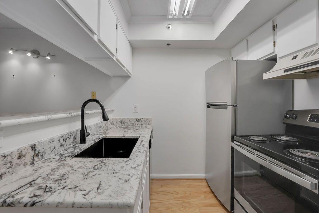 795 Hammond Drive Unit #1810