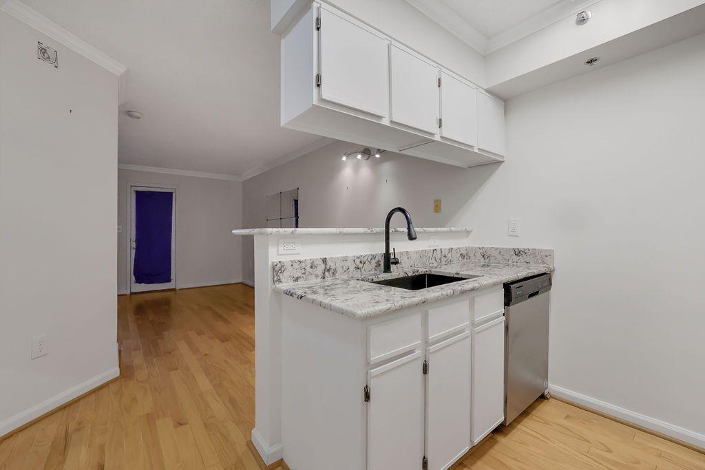 795 Hammond Drive Unit #1810