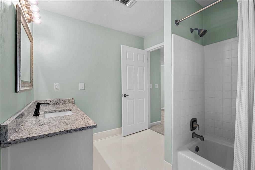 662 Cricket Hill Trail