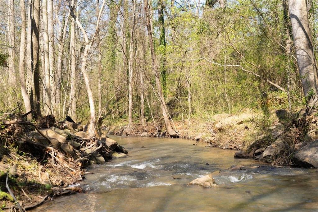 662 Cricket Hill Trail