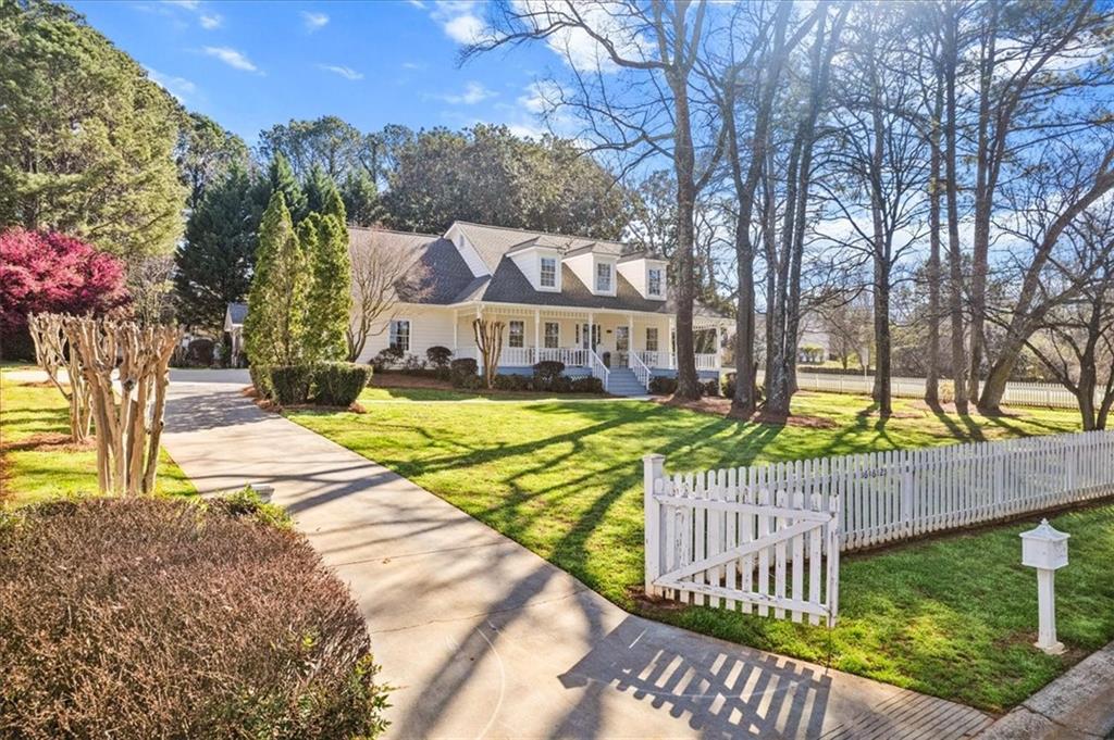 662 Cricket Hill Trail