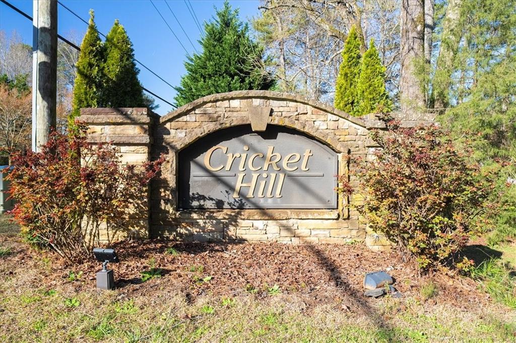 662 Cricket Hill Trail