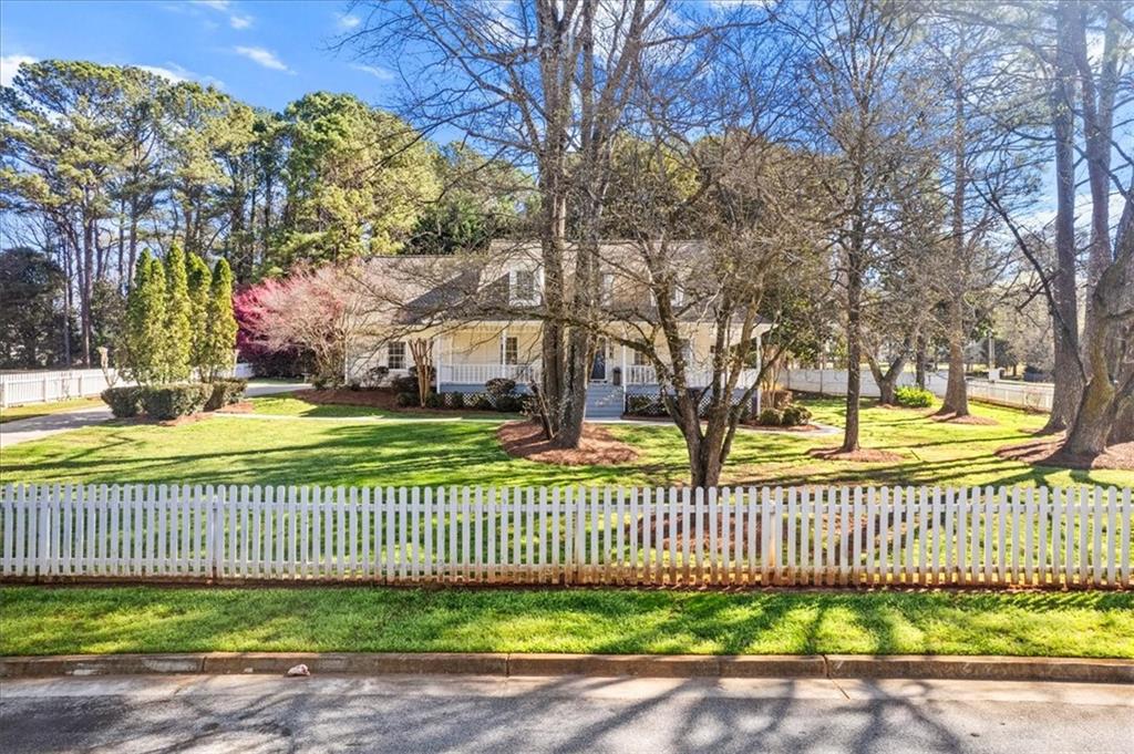 662 Cricket Hill Trail