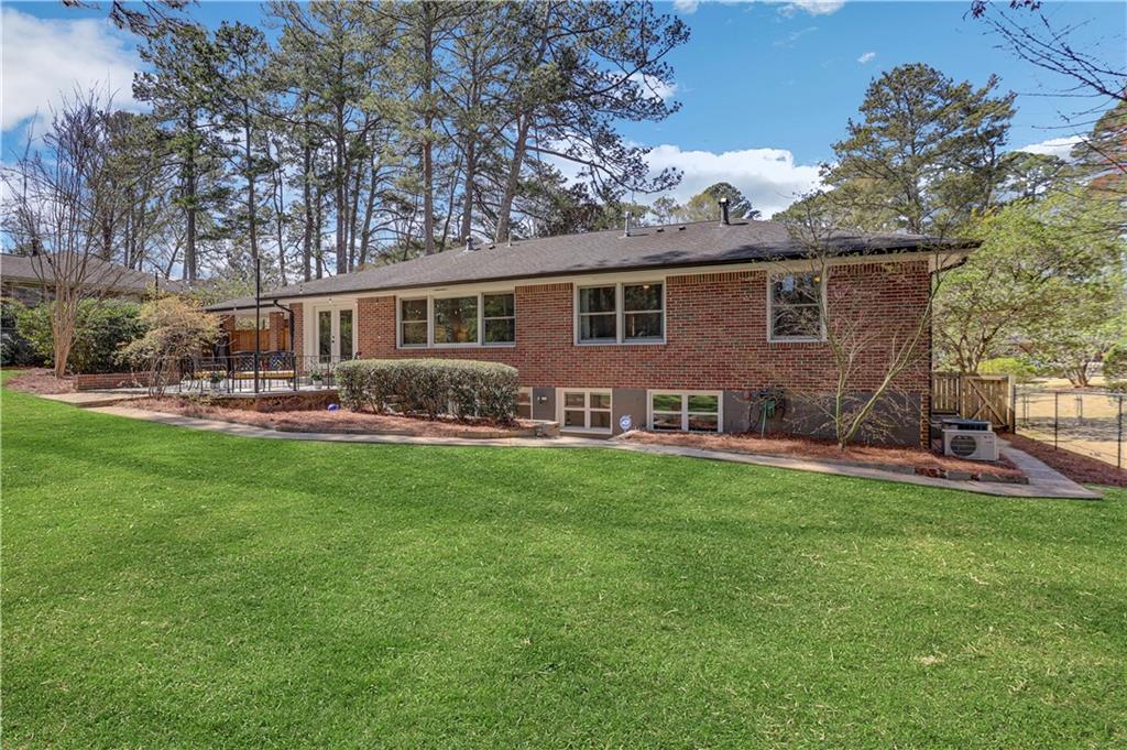 1503 N Amanda Circle NE
