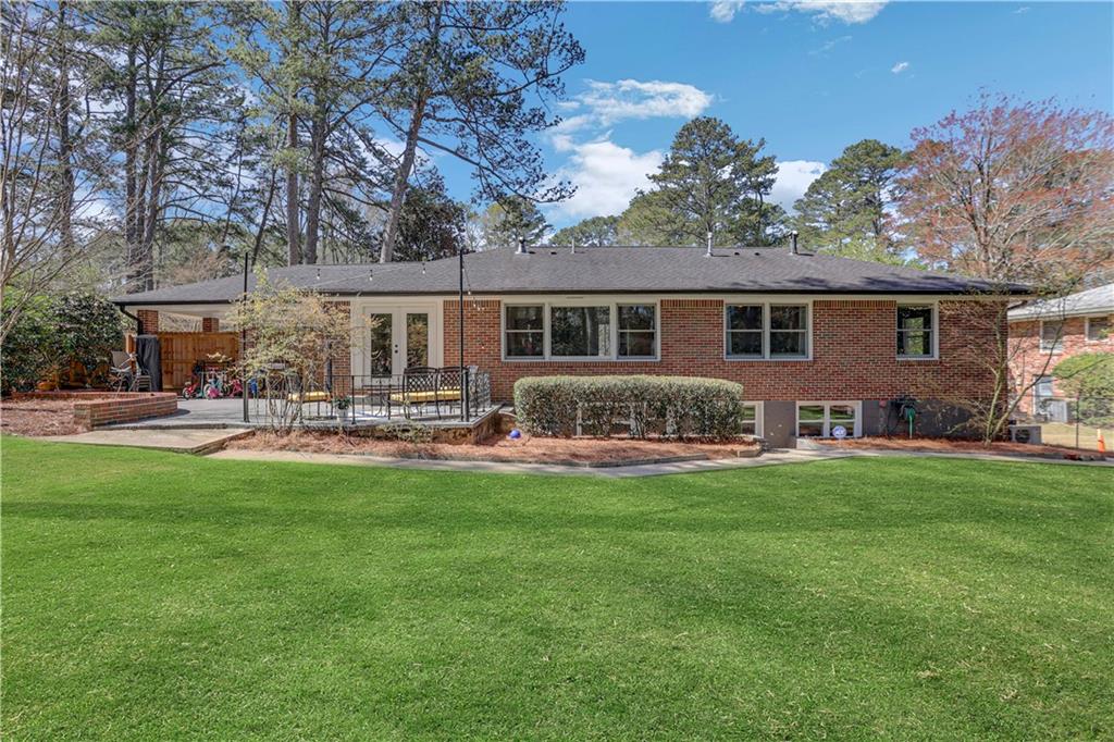 1503 N Amanda Circle NE