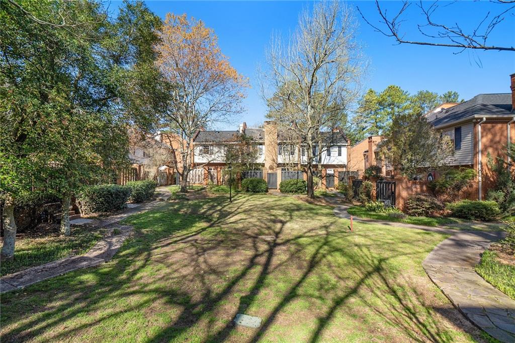 15 Lullwater Place NE