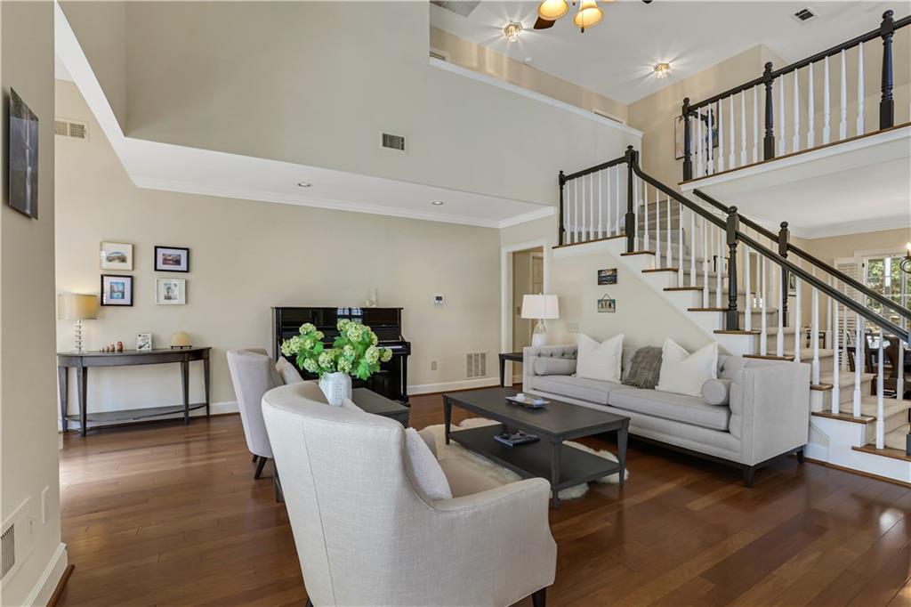 4481 Dobbs Crossing