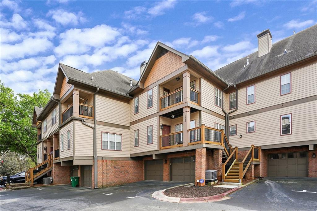 1335 Stillwood Chase NE