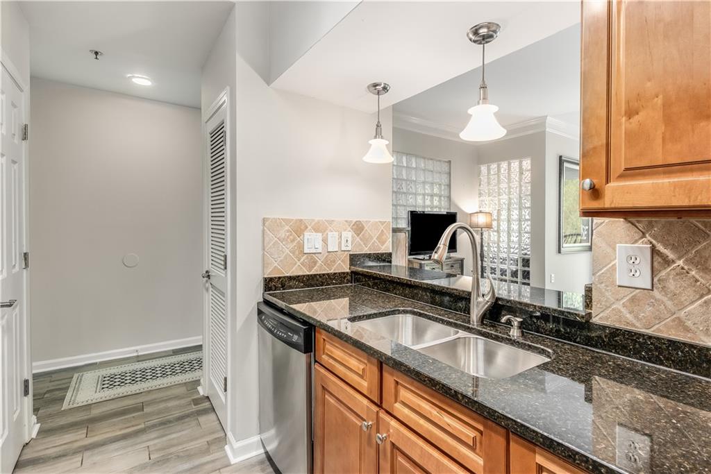 275 13th Street NE Unit 106
