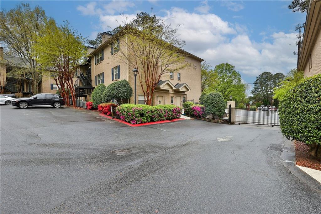 750 Dalrymple Road Unit J2