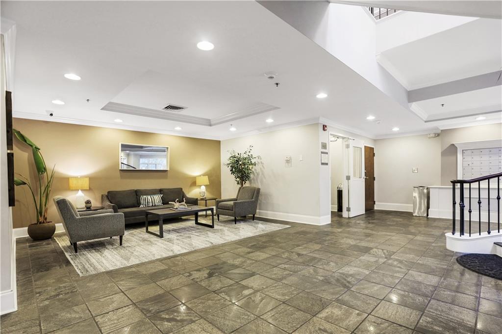 560 Dutch Valley Road NE Unit 406