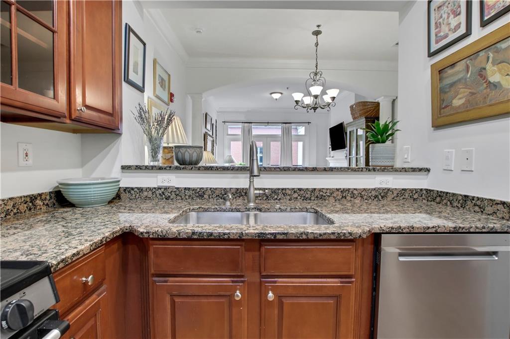 560 Dutch Valley Road NE Unit 406