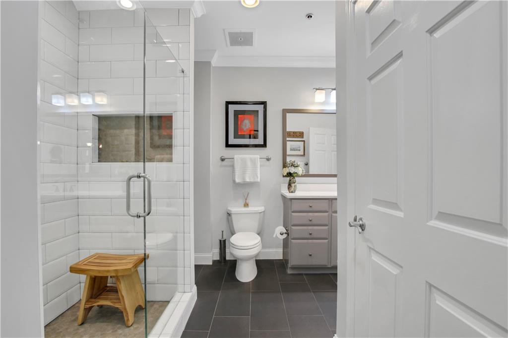560 Dutch Valley Road NE Unit 406