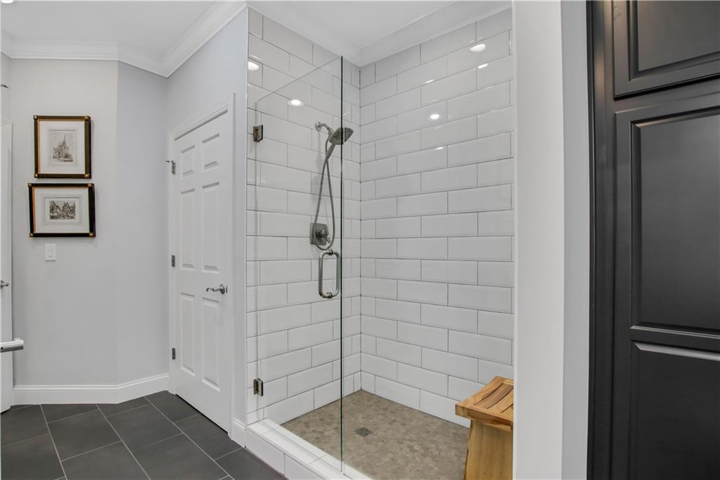560 Dutch Valley Road NE Unit 406