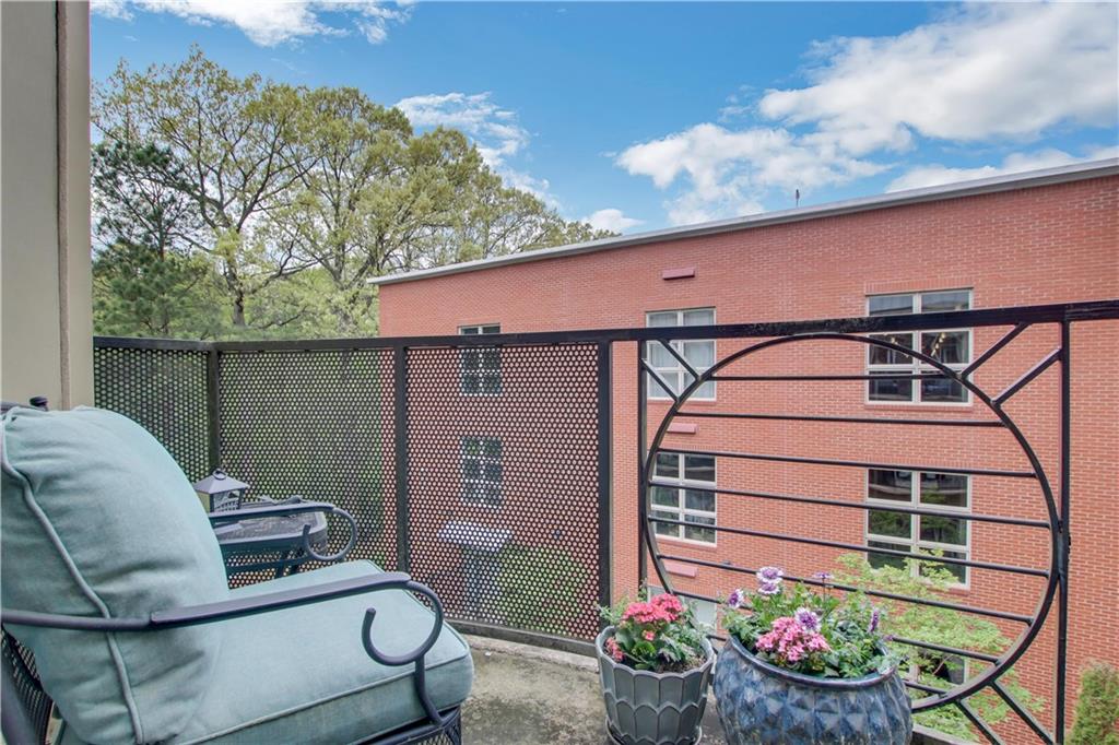 560 Dutch Valley Road NE Unit 406