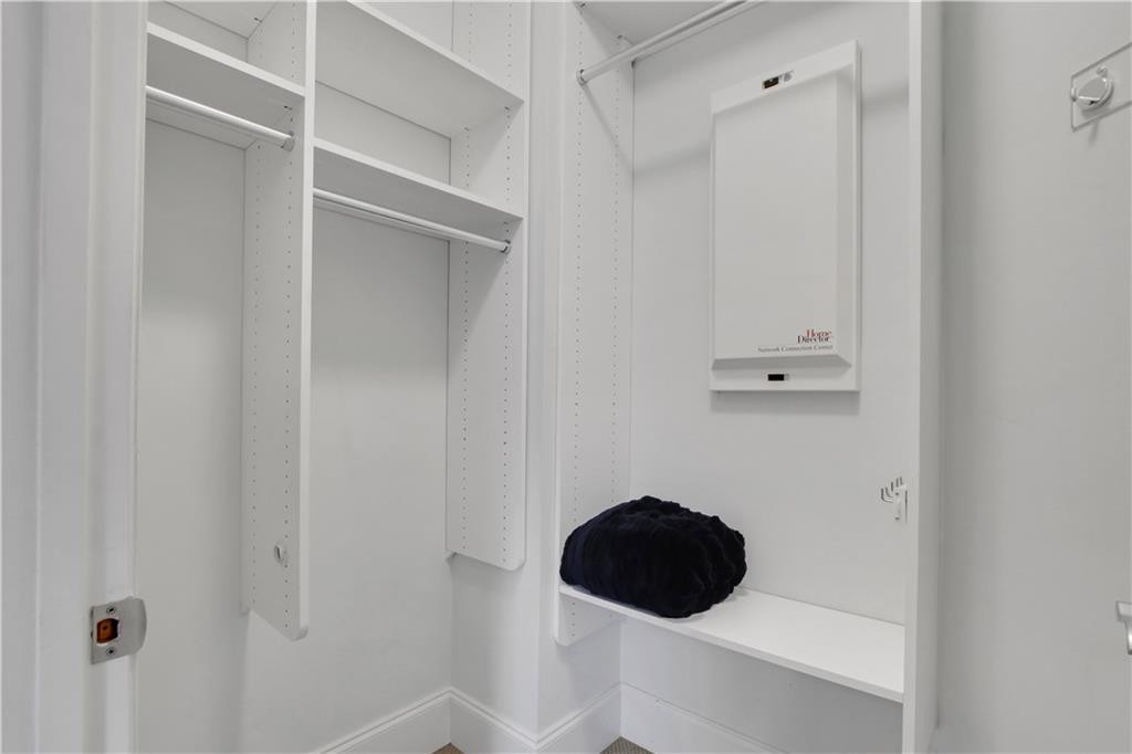 560 Dutch Valley Road NE Unit 406