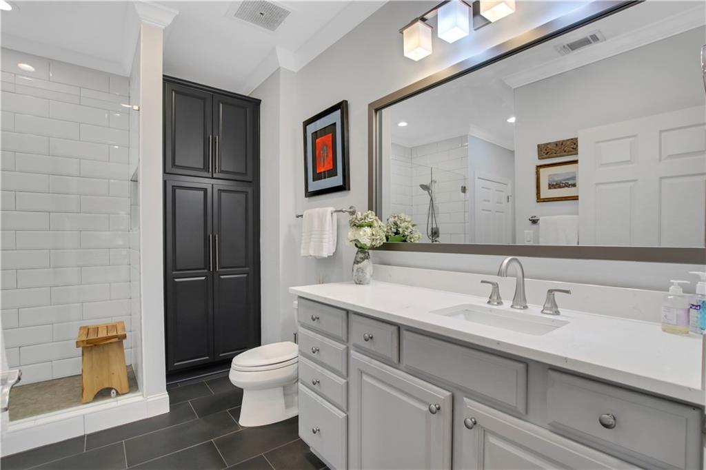 560 Dutch Valley Road NE Unit 406