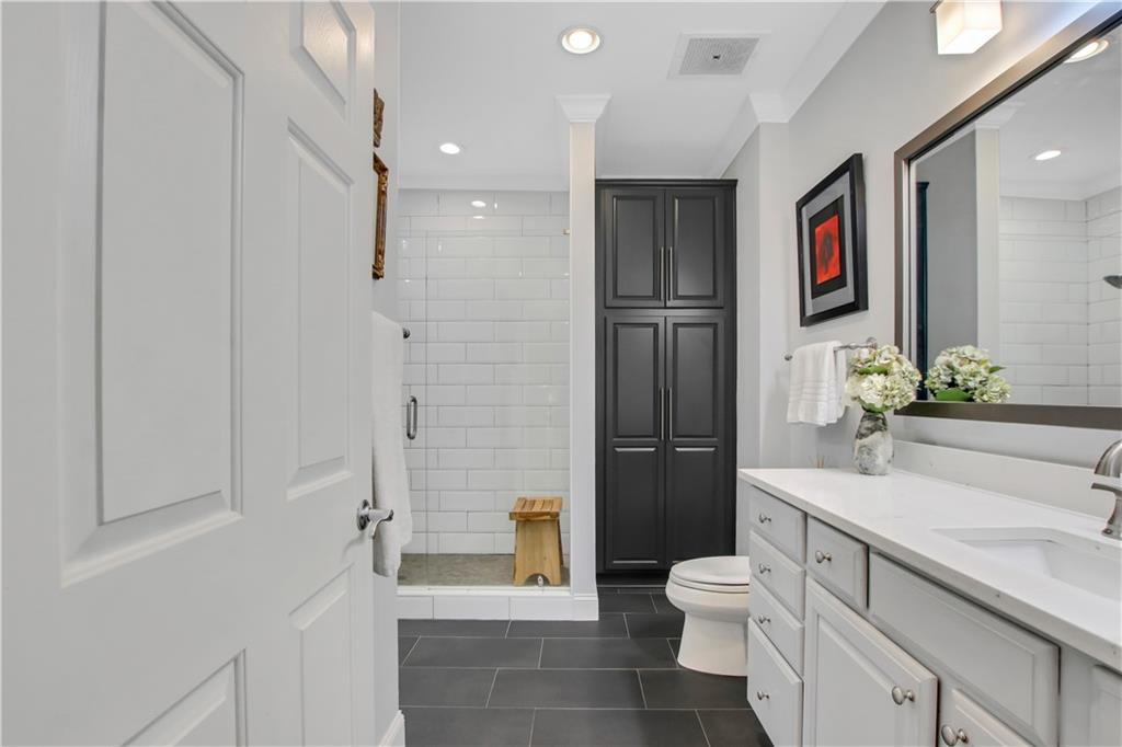560 Dutch Valley Road NE Unit 406