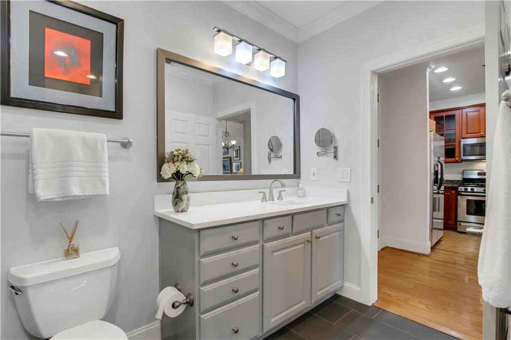 560 Dutch Valley Road NE Unit 406