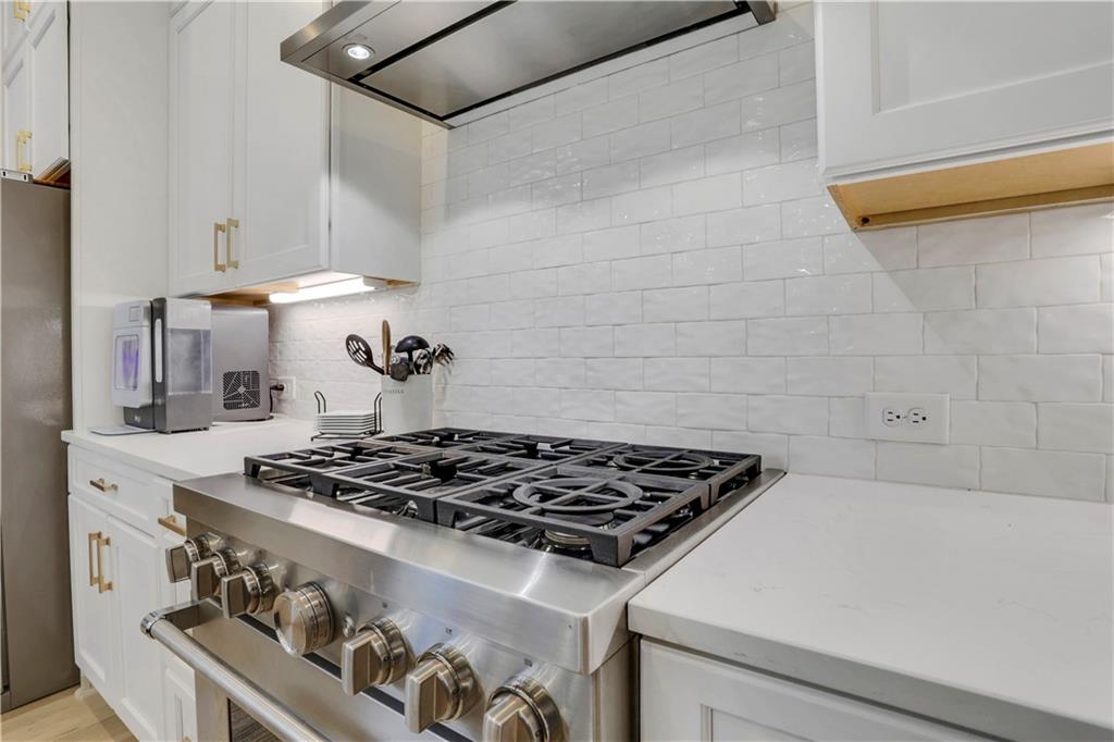 905 South On Main