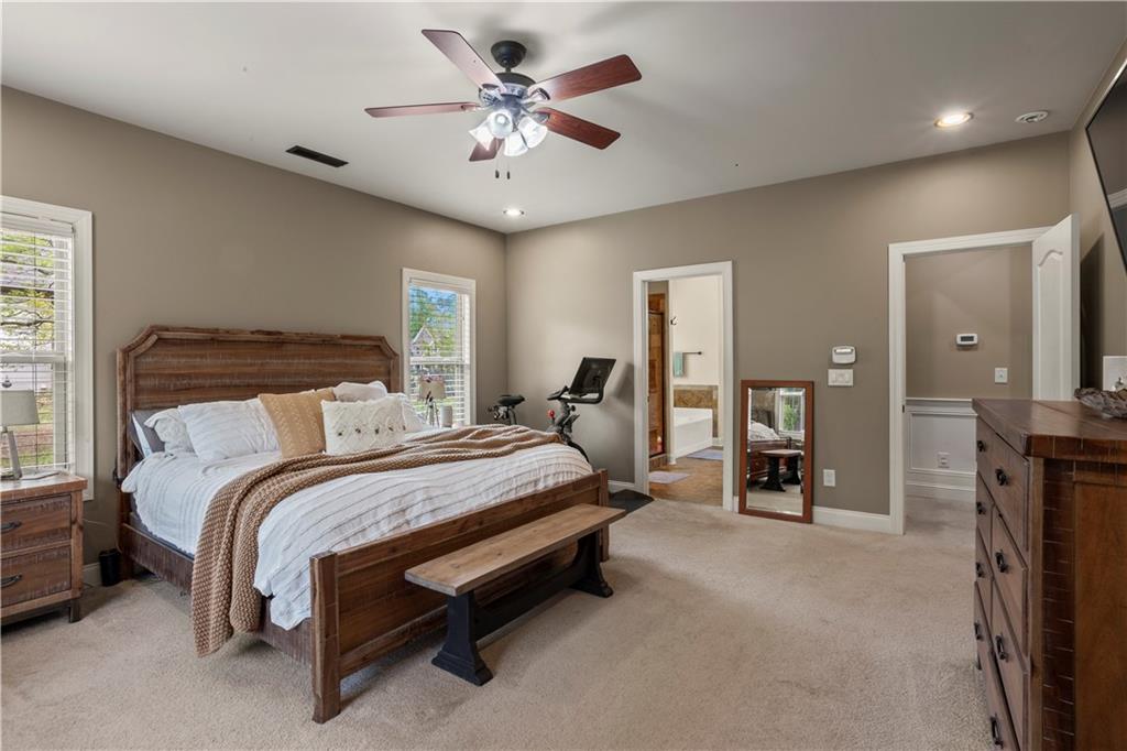 77 Fox Hall Crossing W
