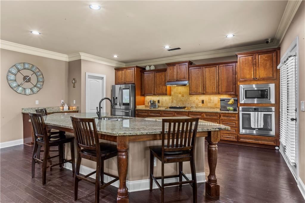 77 Fox Hall Crossing W