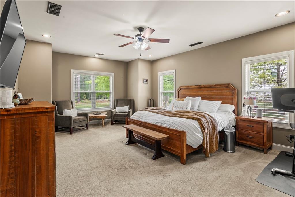 77 Fox Hall Crossing W
