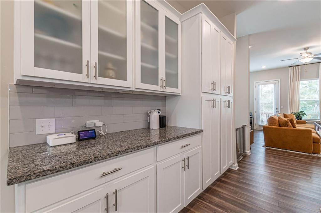 3287 Park Pointe Circle