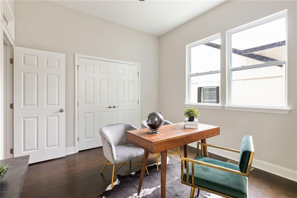 256 1st Street SW