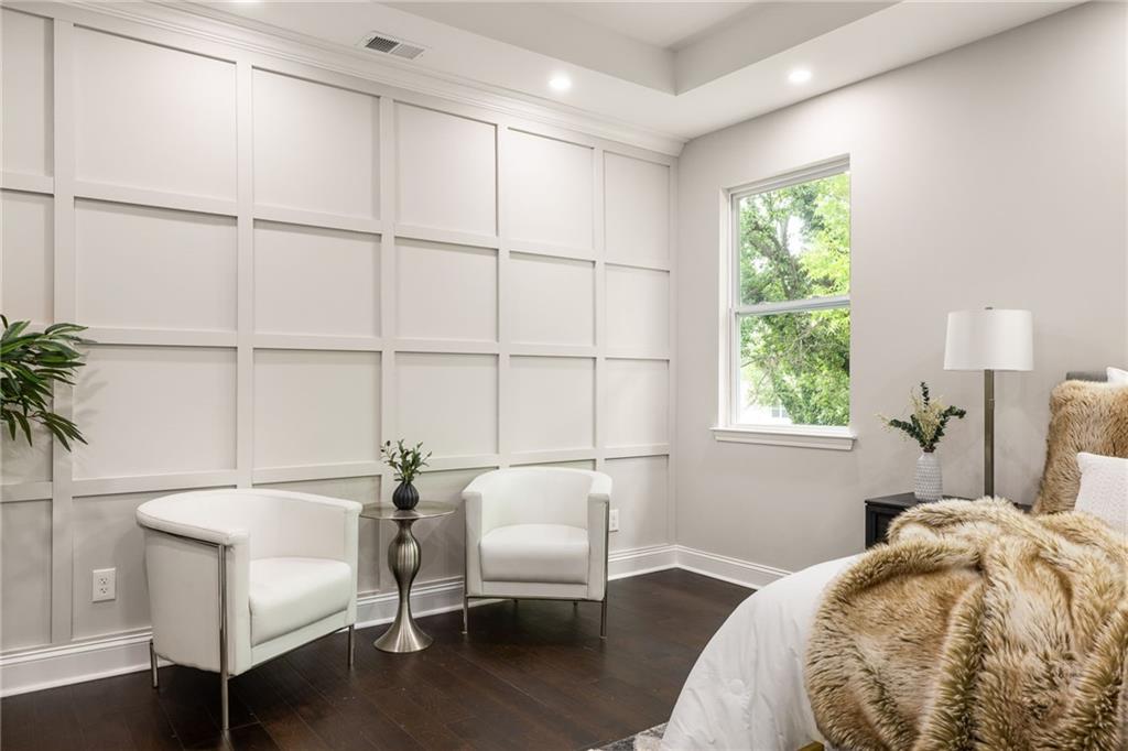 256 1st Street SW