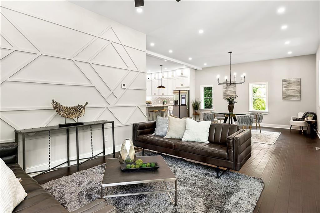 256 1st Street SW