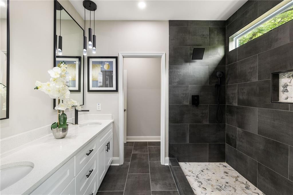 256 1st Street SW