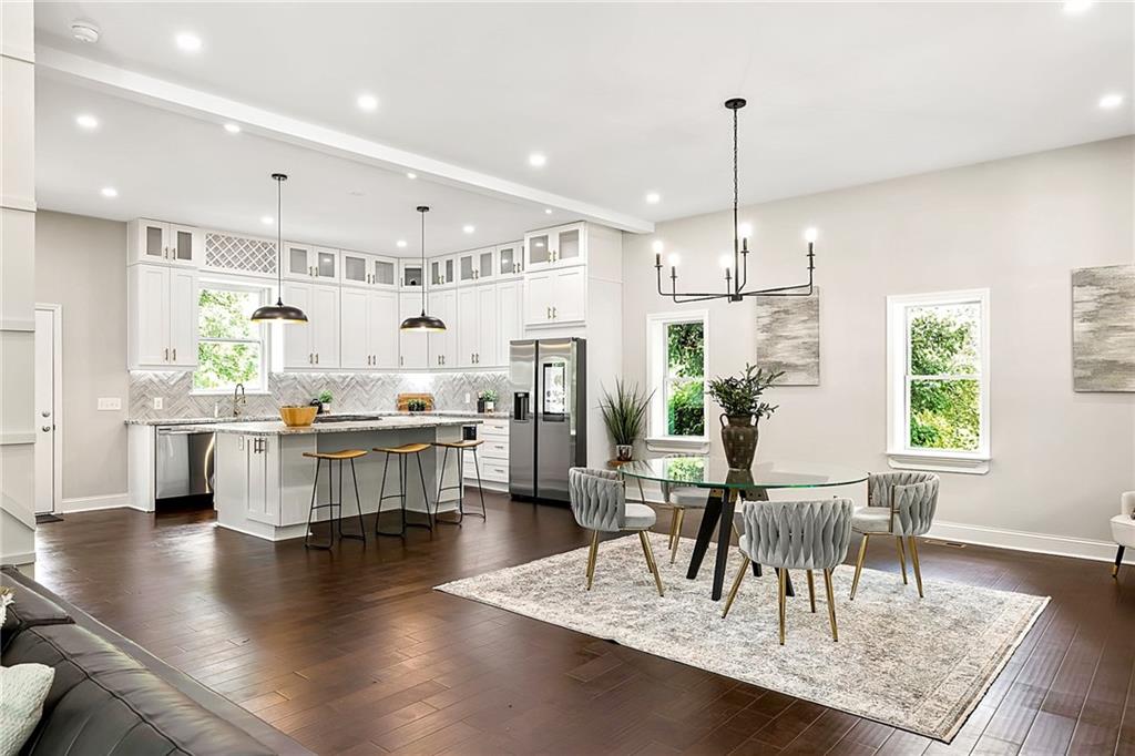 256 1st Street SW