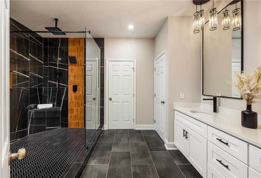 256 1st Street SW