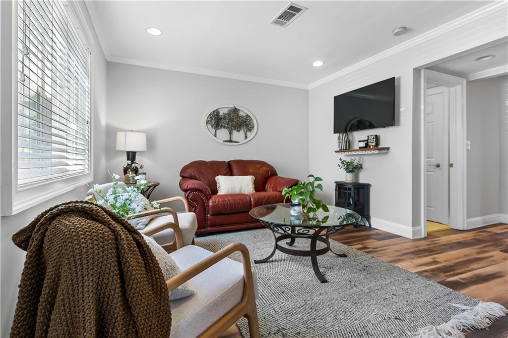 120 Rondak Circle SE