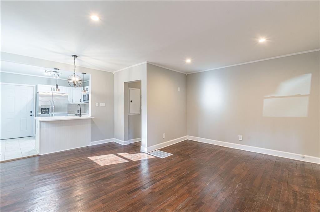3395 LAKE VALLEY Road NW