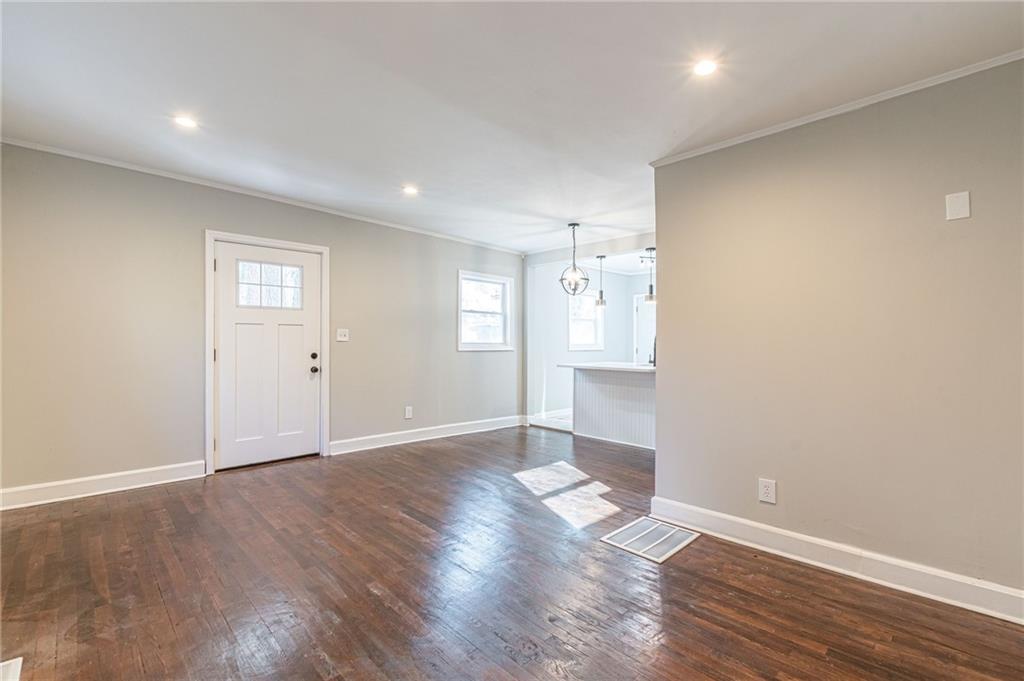 3395 LAKE VALLEY Road NW