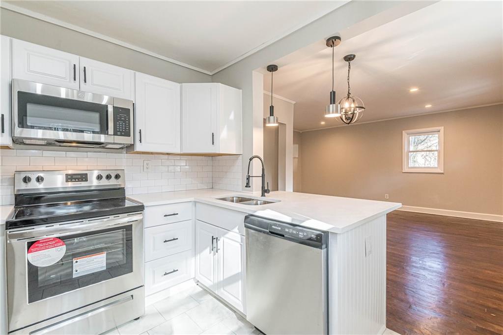 3395 LAKE VALLEY Road NW