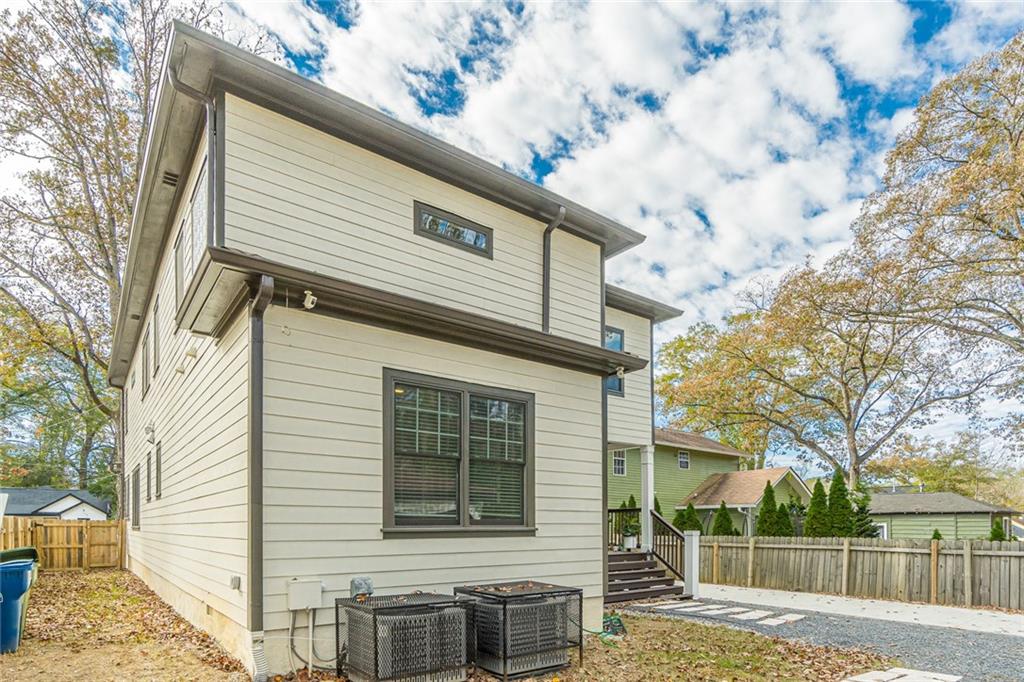 2688 Memorial Drive SE