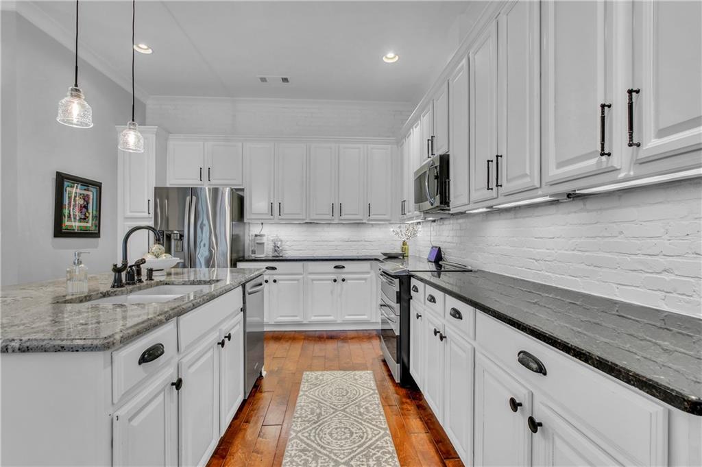 360 Chambers Street Unit 103